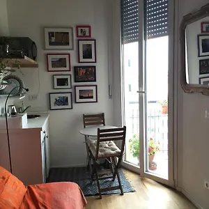 Up To Seven Milánó
